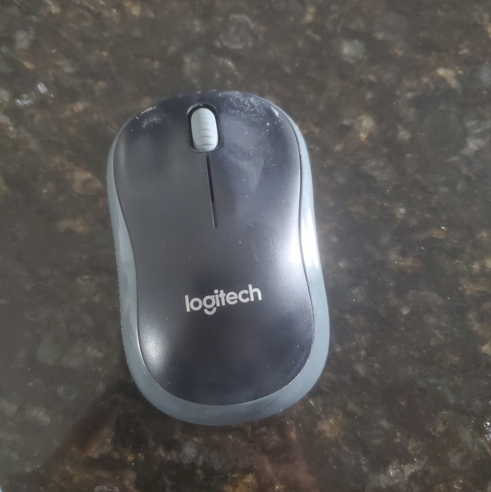 Logitech M185 Wireless Mouse
